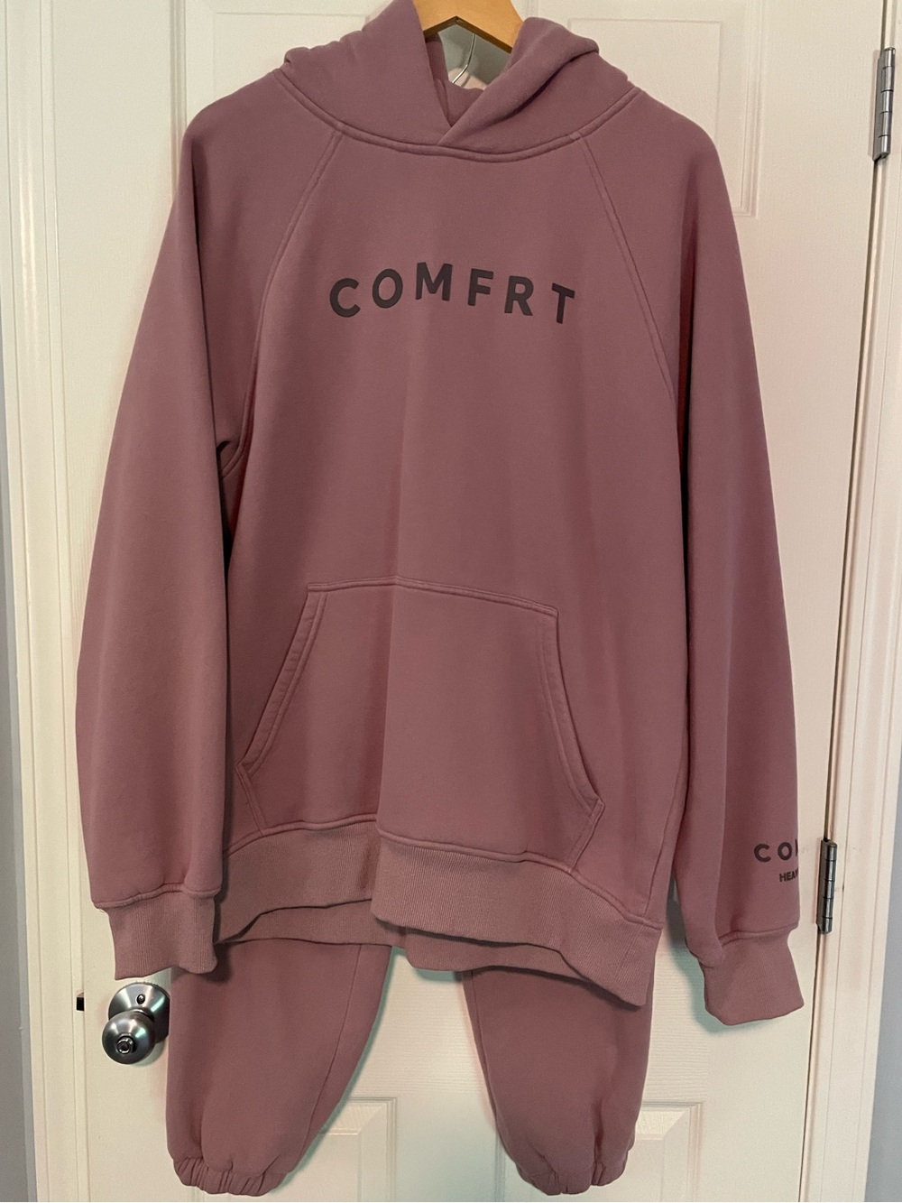 Woman’s Comfrt Hoodie and Jogger Set in Dusty Rose